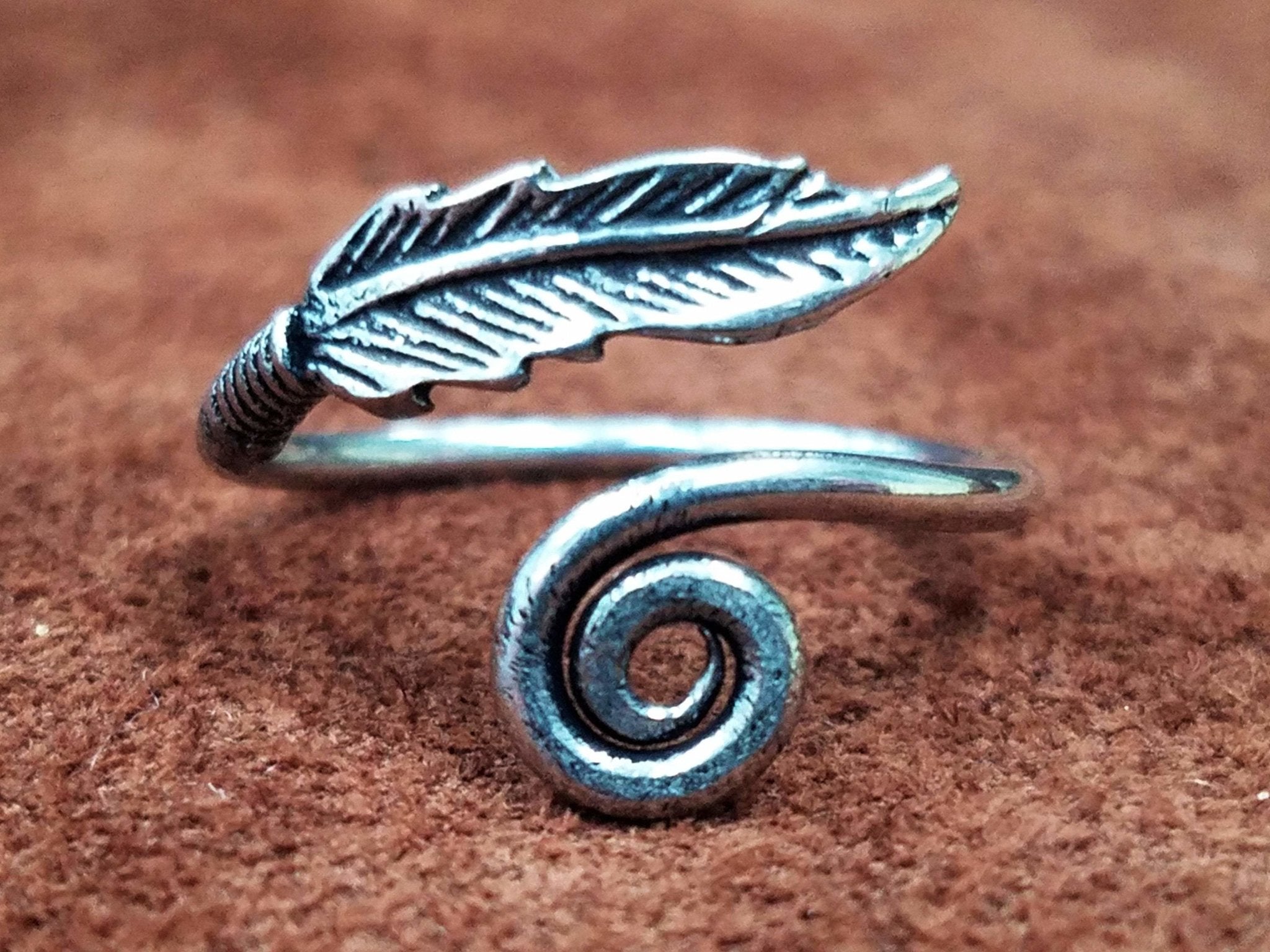 Adjustable Feather Ring