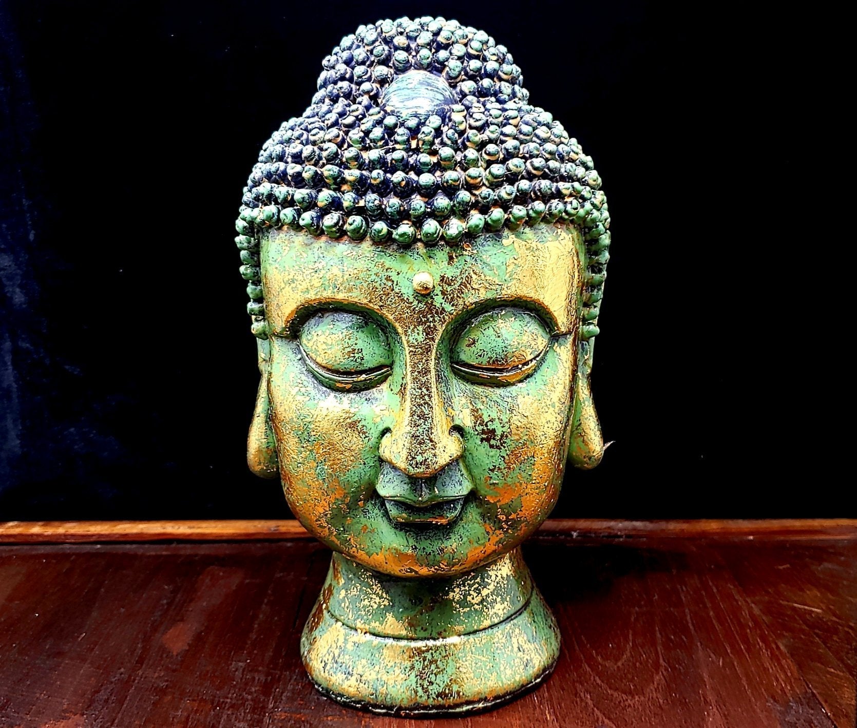 Gold Sacred Buddha Statue