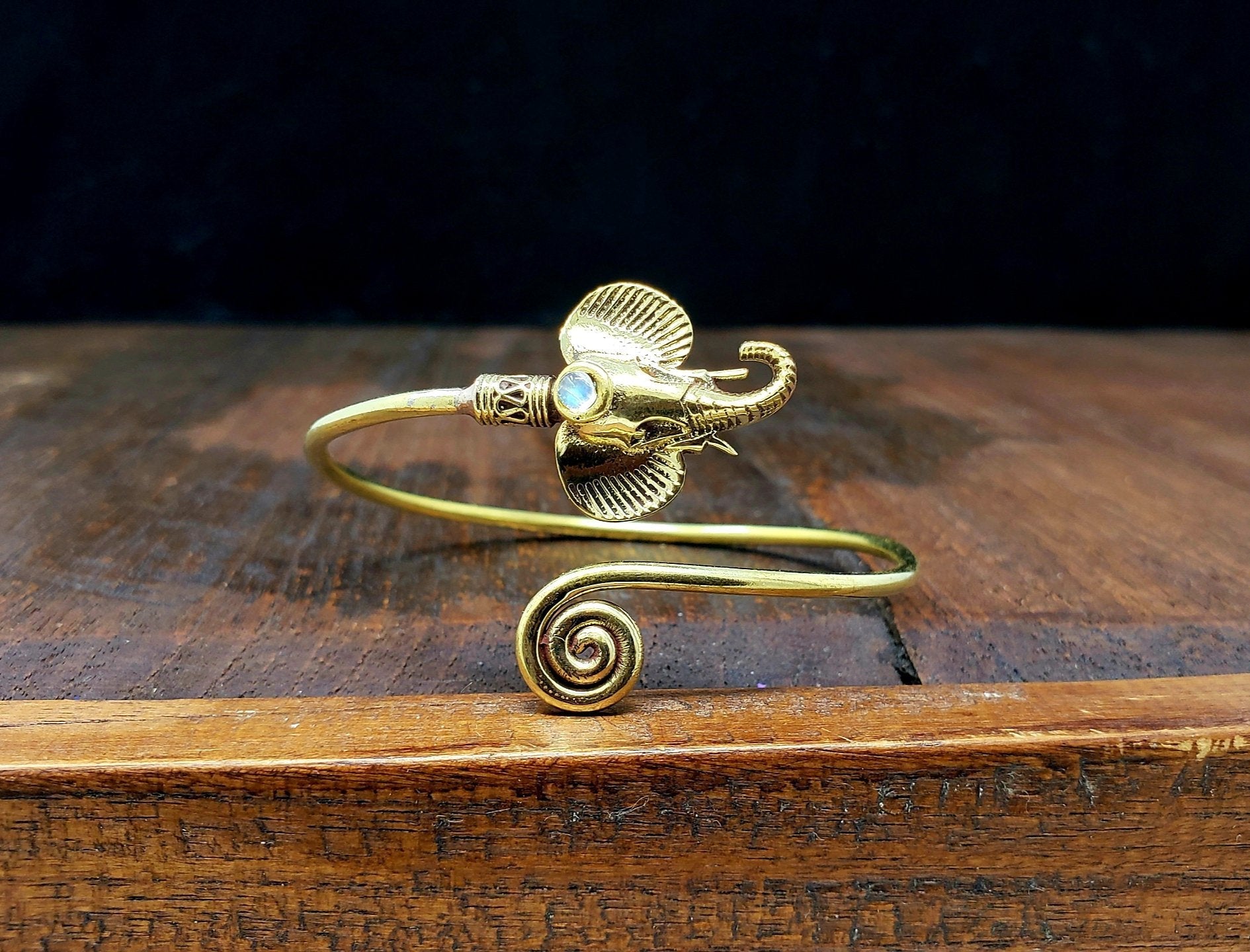 Lucky Elephant Bracelet with Labradorite